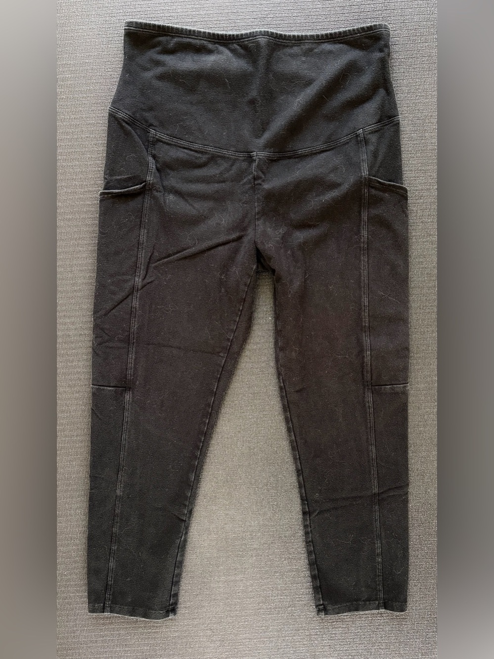 Yummie black pocket crop leggings